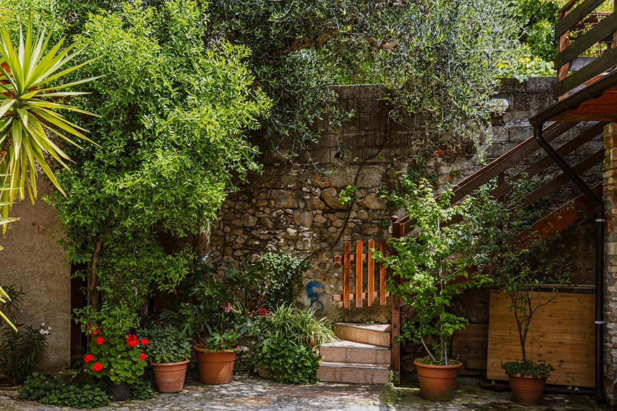 Cozy Castello Apartman Manerba del Garda Kültér fotó